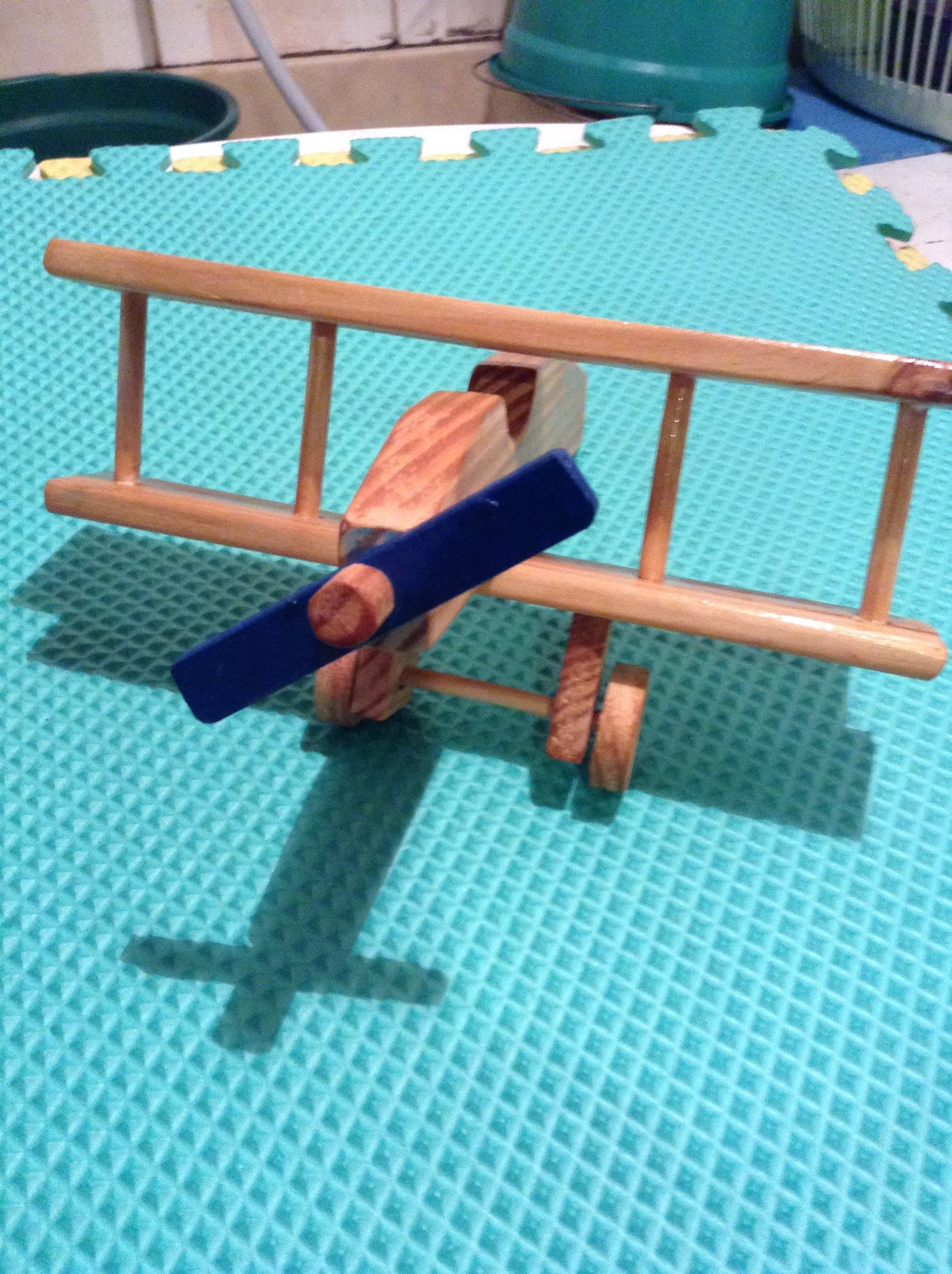 Avião de brinquedo - Imagem 3