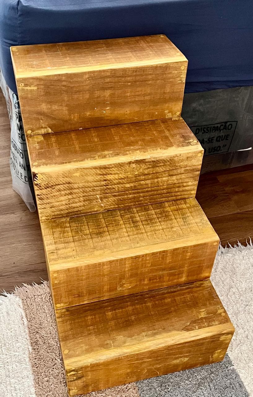 Escada para que seu pet consiga subir na cama